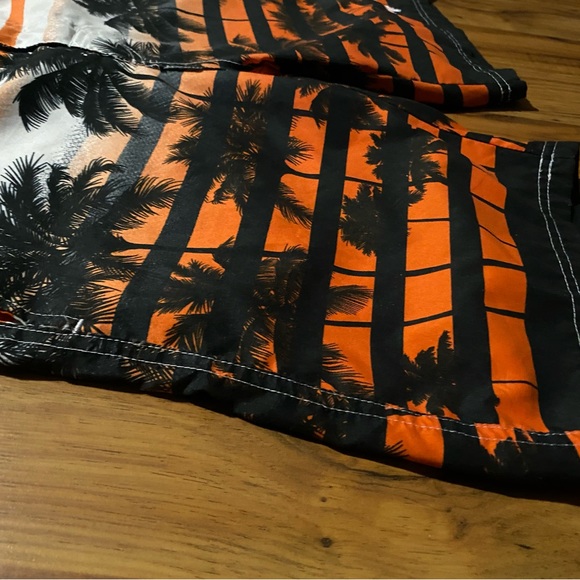 U.S. Polo Assn. Men’s Striped Island Palm 🏝 Swim Trunk Shorts Size Small - Picture 7 of 12